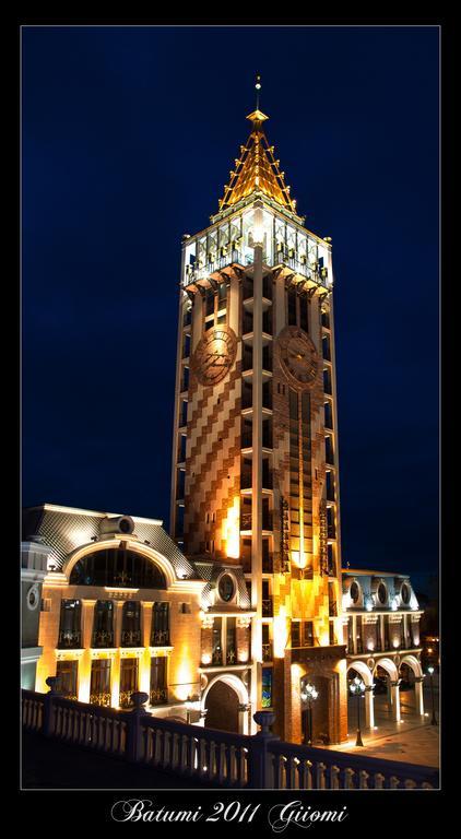 My Warm Guest House Batumi Exterior foto